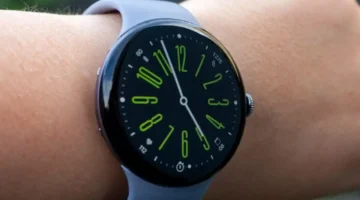 ميزة ذكية.. جوجل تطور تنبيه ترك الهاتف مع ساعة بيكسل